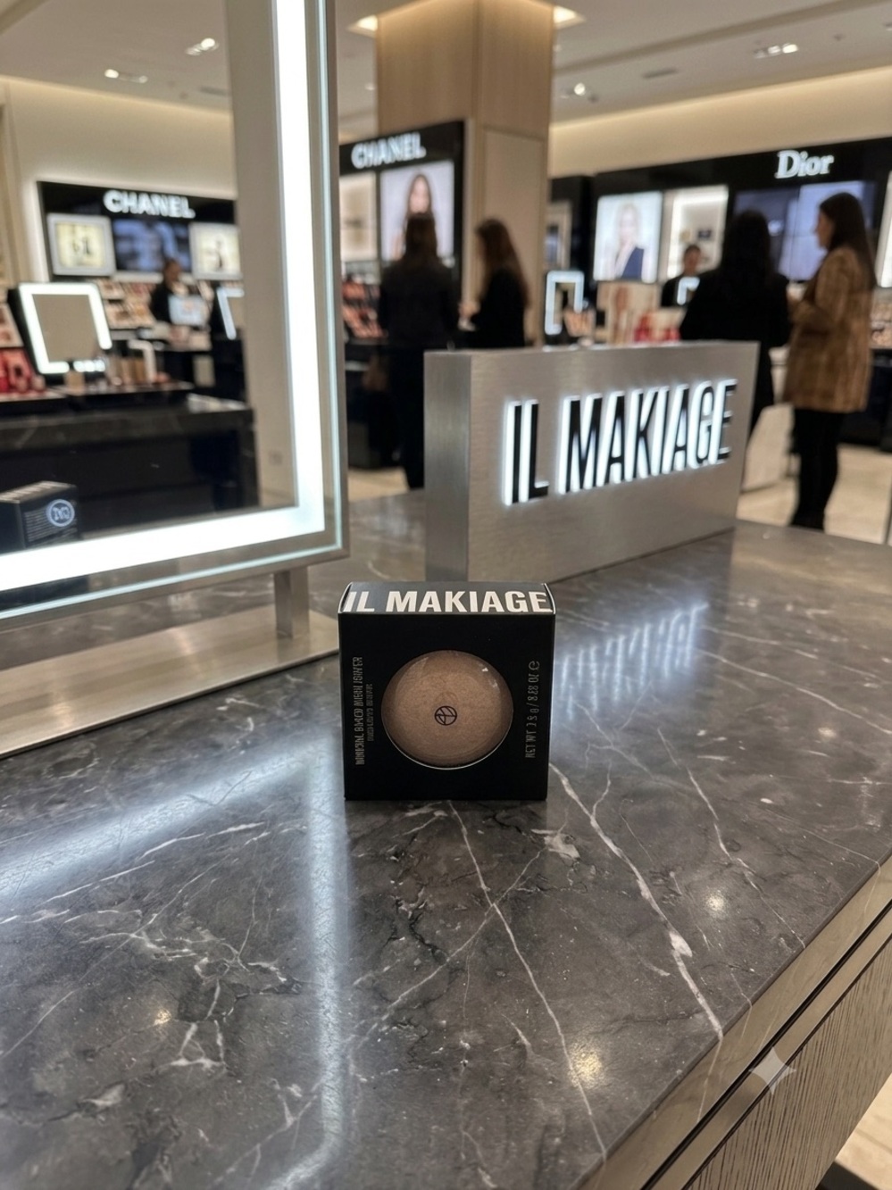 IL MAKIAGE Brand New Shimmery Champagne Highlighter - Light Gold Glow